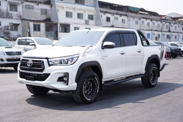 TOYOTA HILUX REVO DOUBLE CABIN