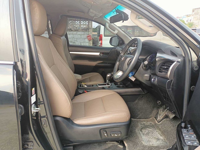 TOYOTA HILUX REVO DOUBLE CABIN 2.8