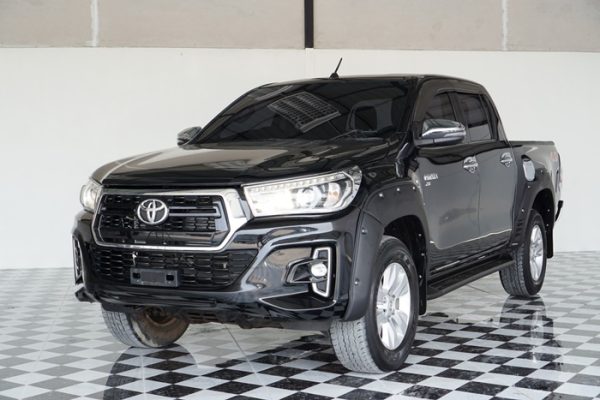 TOYOTA HILUX REVO DOUBLE CABIN 2.8