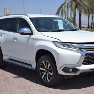 MITSUBISHI PAJERO SPORTS Double Cab 4WD