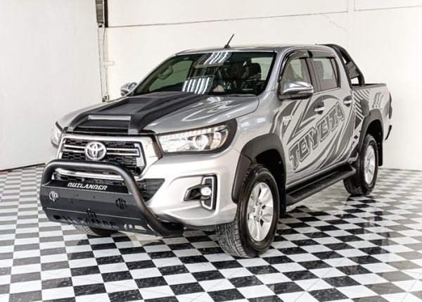 TOYOTA Hilux Revo G Double Cab 4WD Automatic