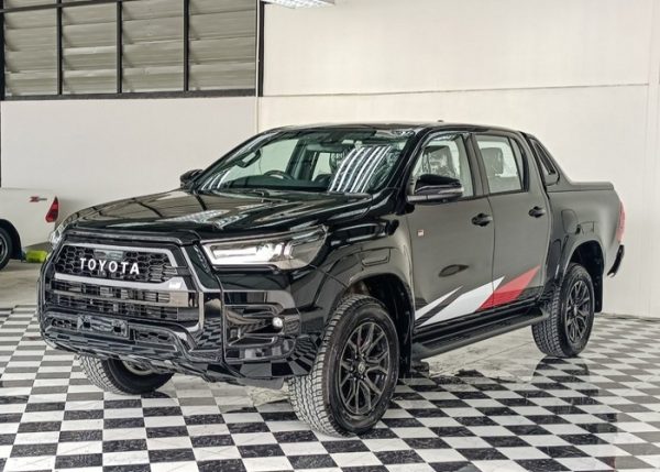 TOYOTA Hilux Revo GR Sports Double Cab 4WD Automatic